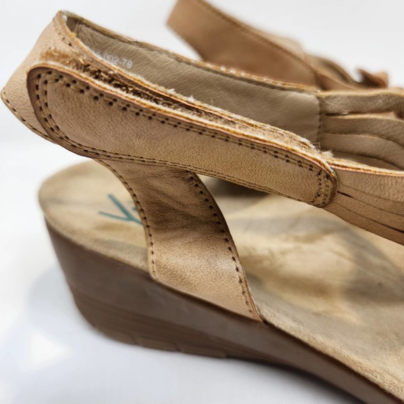 Yuu Handey Tan Wedge Slingback Sandals Womens 8.5 M Memory Foam Ankle Strap - Picture 2 of 10